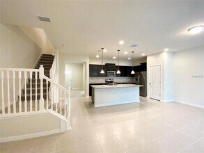 2406 Dubai St in Kissimmee, FL - Building Photo - Building Photo