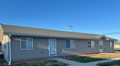 South Pine Apartments in Hastings, NE - Building Photo - Building Photo
