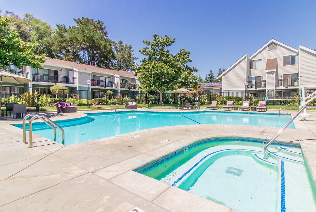 Brookside Oaks in Sunnyvale, CA - Foto de edificio