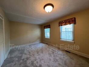 211 Ellington St in Fayetteville, NC - Building Photo - Building Photo