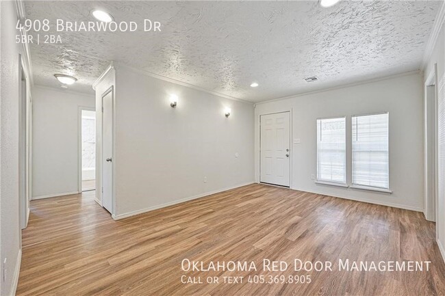 4908 S Briarwood Dr in Oklahoma City, OK - Building Photo - Building Photo