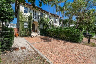 464 Fernwood Rd in Key Biscayne, FL - Building Photo - Building Photo