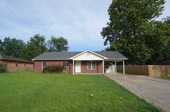 property at 1121 Harris Dr