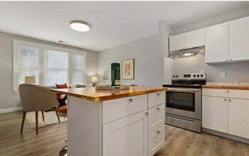 1208 16th St NE, Unit 3 in Washington, DC - Building Photo - Building Photo