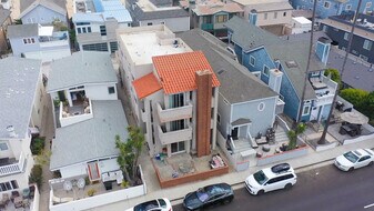 929 W Balboa Blvd in Newport Beach, CA - Building Photo