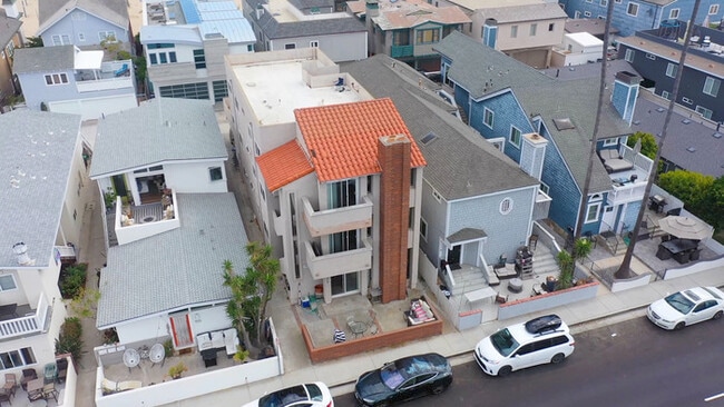 property at 929 W Balboa Blvd