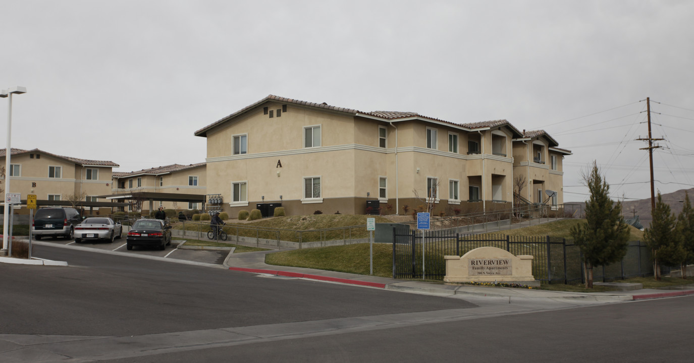 Riverview in Barstow, CA - Building Photo