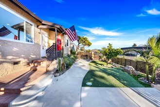6240 University Ave in San Diego, CA - Building Photo - Building Photo