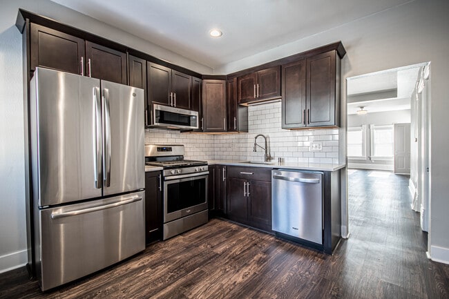 property at 1014 E Pearson St