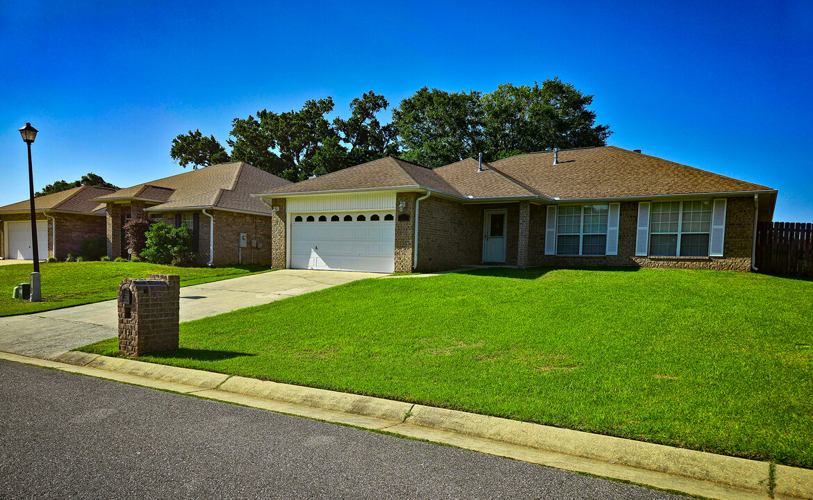 6425 Sarasota St in Pensacola, FL - Foto de edificio