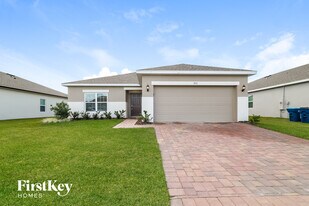 705 Fiddlesticks Dr in Davenport, FL - Building Photo