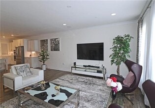 860 Stonehill Ln in Atlanta, GA - Building Photo - Building Photo