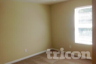 4911 Magnasco Ln in Charlotte, NC - Foto de edificio - Building Photo