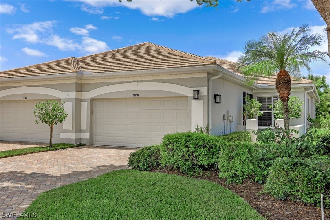 1818 Leamington Ln in Naples, FL - Building Photo