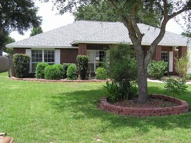 3974 Harbors Port St in Milton, FL - Building Photo