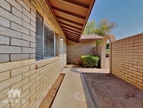18230 North 42nd Pl in Phoenix, AZ - Building Photo - Building Photo