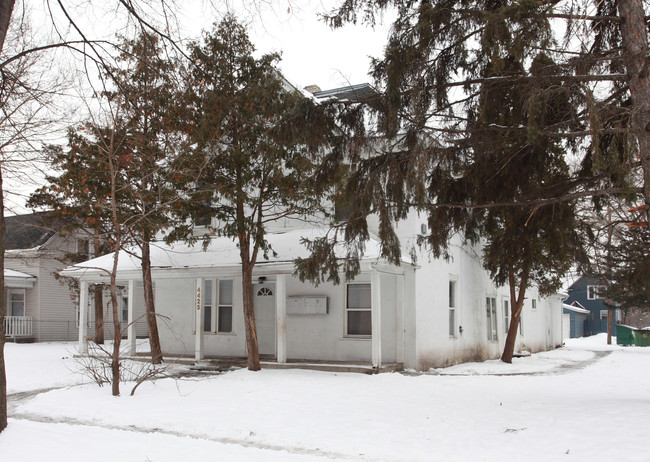 4425 North Aldrich Avenue in Minneapolis, MN - Building Photo - Building Photo