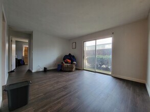 906 E Harding Dr in Urbana, IL - Building Photo - Building Photo