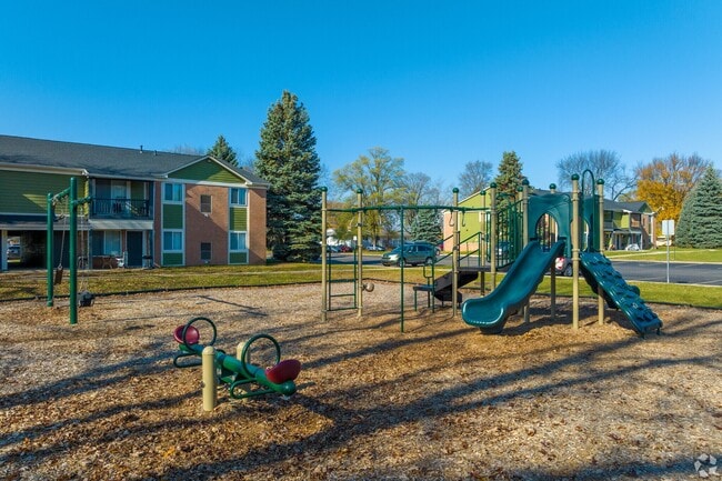 1326 Holmes Rd, Unit Spacious 3 Bed 2 Bath! in Ypsilanti, MI - Building Photo - Building Photo