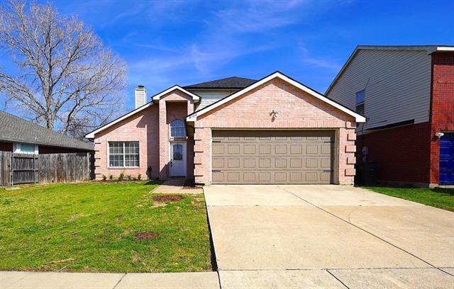 8164 Heritage Pl Dr in Fort Worth, TX - Building Photo