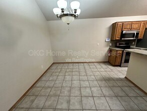 1306 SW 25th St in Moore, OK - Building Photo - Building Photo