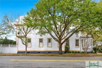 201 W Gwinnett St in Savannah, GA - Building Photo - Building Photo