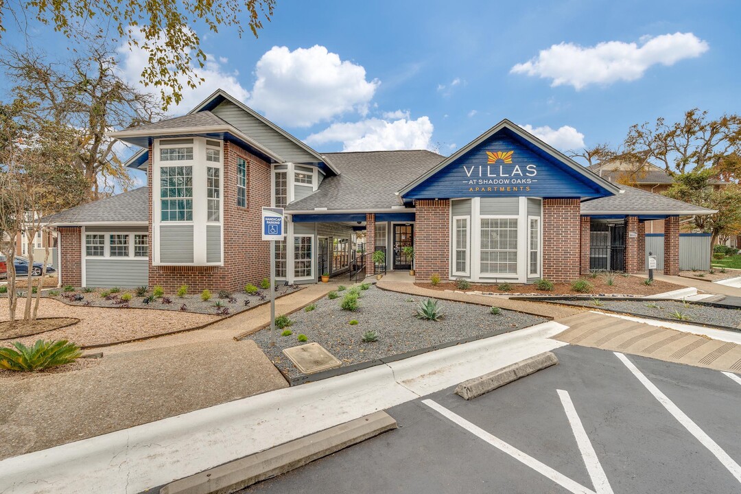 Villas at Shadow Oaks in Austin, TX - Foto de edificio