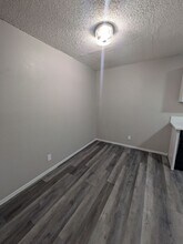 1709 Cordoba Ln in Las Vegas, NV - Building Photo - Building Photo