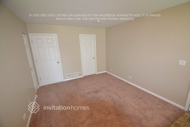 180 E Big Horn Dr in Hainesville, IL - Foto de edificio - Building Photo