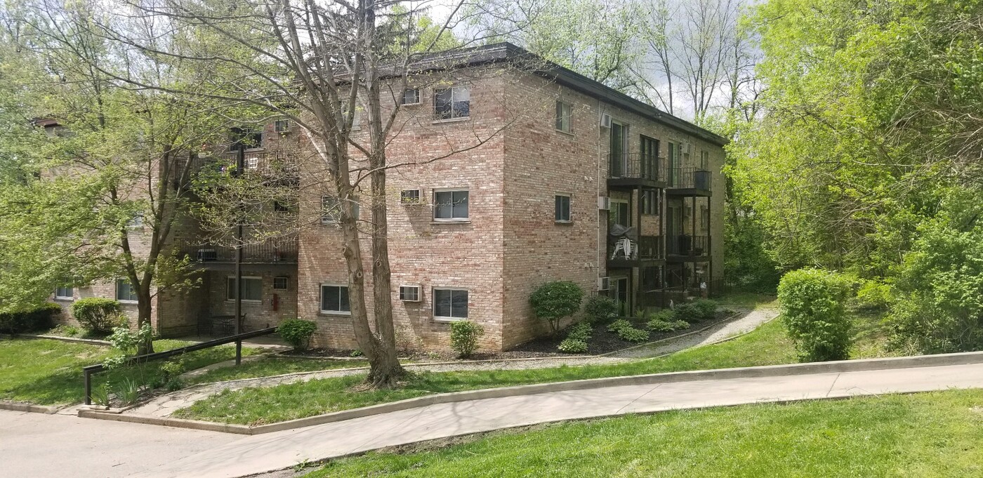 6252 Beechmont Ave, Unit 7 in Cincinnati, OH - Foto de edificio