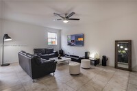 1475 SE 24th Ct in Homestead, FL - Foto de edificio - Building Photo