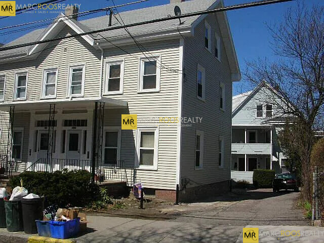28A Cherry St, Unit 2 in Somerville, MA - Foto de edificio - Building Photo