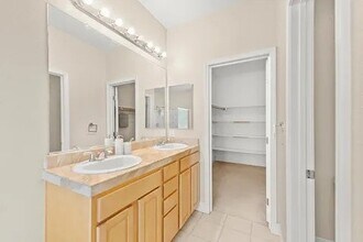 3034 Trap Rock Way in Sacramento, CA - Building Photo - Building Photo