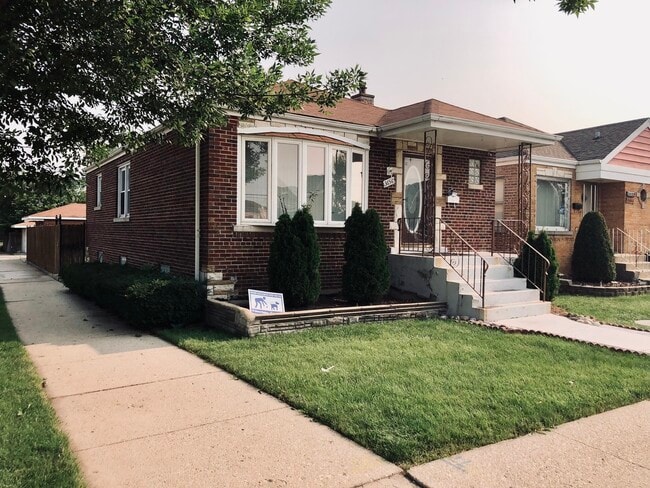 property at 3656 W 70th Pl