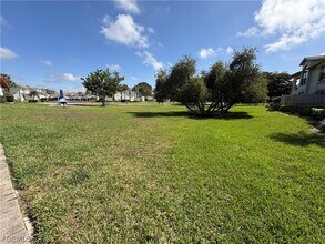 13226 Whitehaven Ln in Ft. Myers, FL - Building Photo - Building Photo