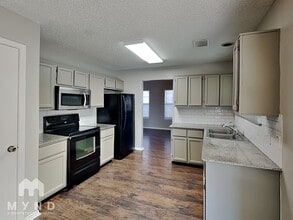 837 Collins Blvd in Cedar Hill, TX - Building Photo - Building Photo