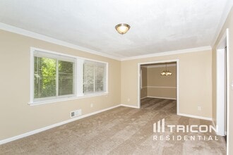 3814 King Arthur Rd SW in Atlanta, GA - Building Photo - Building Photo