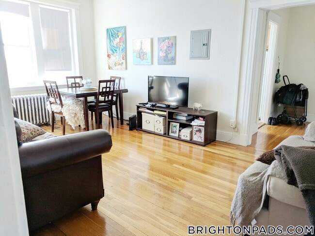 1810 Commonwealth Ave