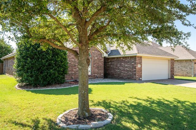 10913 Golfview Way in Benbrook, TX - Building Photo - Building Photo