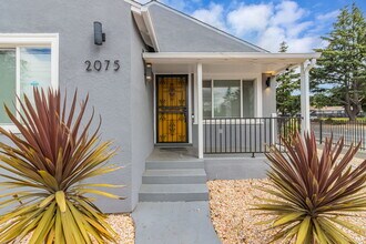 2075 83rd Ave in Oakland, CA - Building Photo - Building Photo