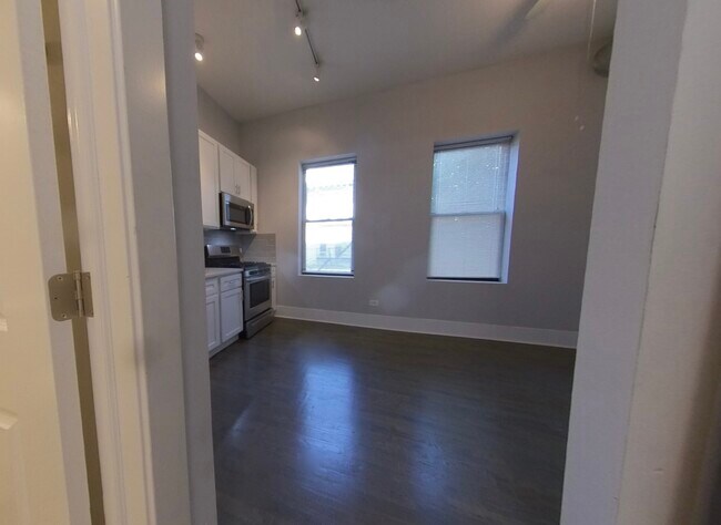 1717 S Carpenter St, Unit 2 photo'