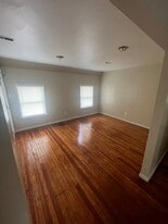 528 Richmond Ave, Unit 4