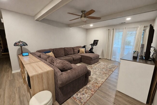 25 Sweetgum Ln, Unit 25 Sweetgum Lane in Monmouth Junction, NJ - Foto de edificio - Building Photo