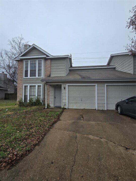 10012 Spring Pl Dr in Houston, TX - Building Photo