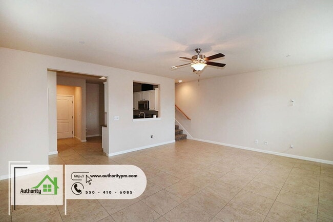 573 Mission De Oro Dr in Redding, CA - Building Photo - Building Photo