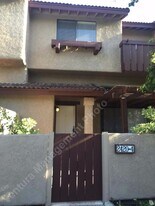 2420 Chandler Ave, Unit #4 in Simi Valley, CA - Building Photo