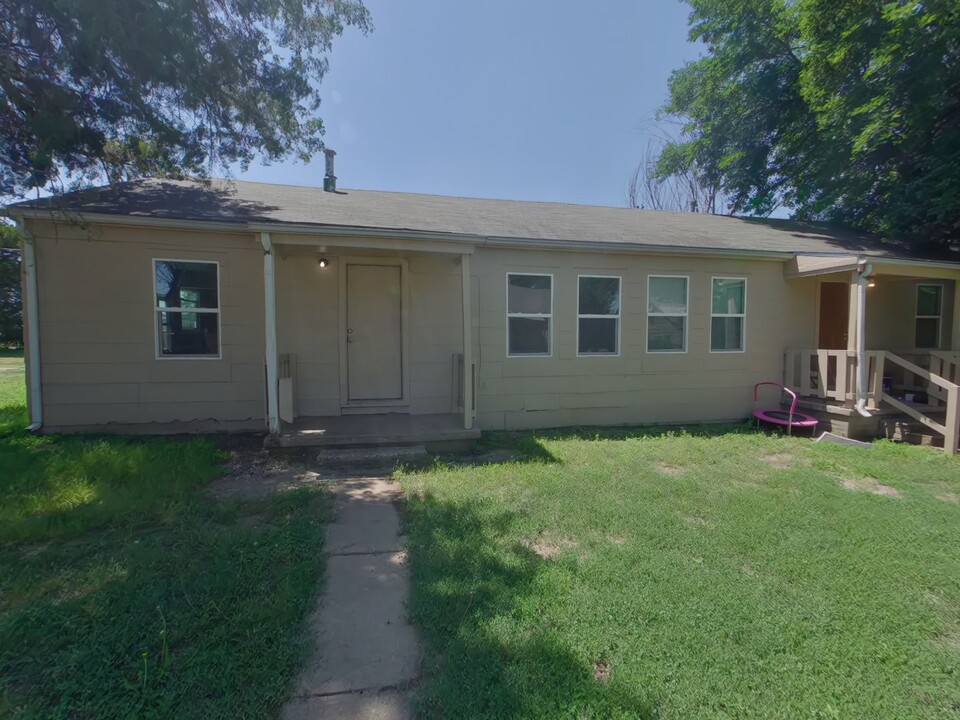 3193 S Davidson St in Wichita, KS - Building Photo