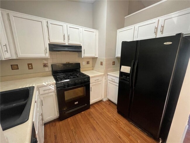 3015 Cascade Manor Dr in Decatur, GA - Building Photo - Building Photo