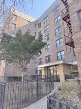 8920 55th Ave, Unit 3R in Elmhurst, NY - Foto de edificio - Building Photo