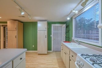 2708 Campbell Rd NW in Albuquerque, NM - Building Photo - Building Photo